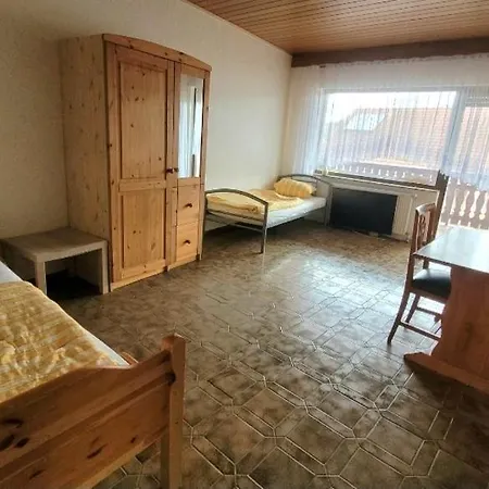 Monteurhaus - 6 , 2 Baeder, Terrasse *