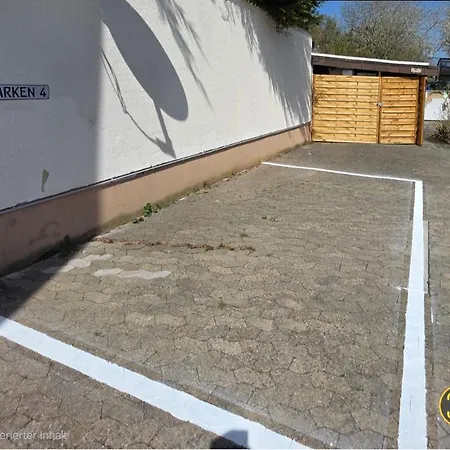 Apartment Monteurhaus - 6 , 2 Baeder, Terrasse Glees